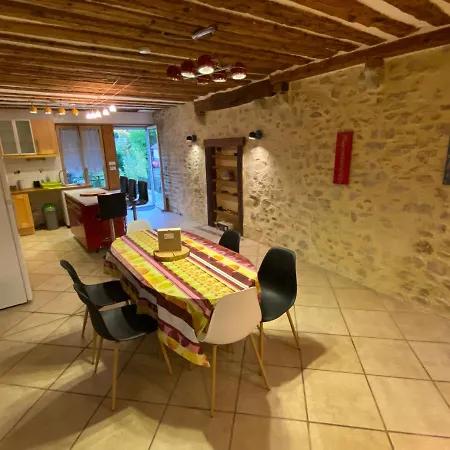 Gite De La Tour De Paradis Poligny  Exterior photo