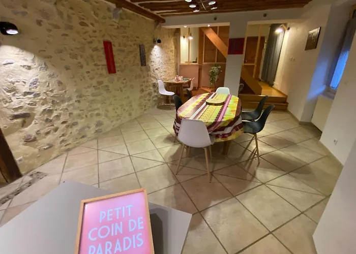 Gite De La Tour De Paradis